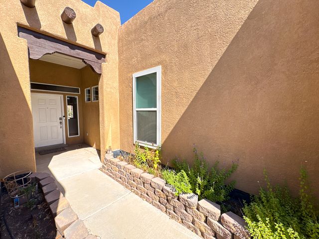 10215 Marin Drive NW, Albuquerque, NM 87114