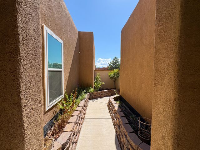 10215 Marin Drive NW, Albuquerque, NM 87114