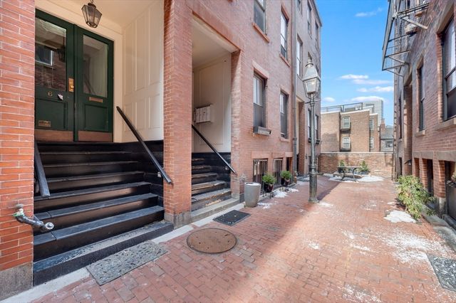 6 Goodwin Place B, Boston, MA 02114