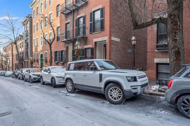 6 Goodwin Place B, Boston, MA 02114