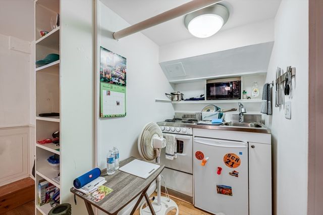 6 Goodwin Place B, Boston, MA 02114