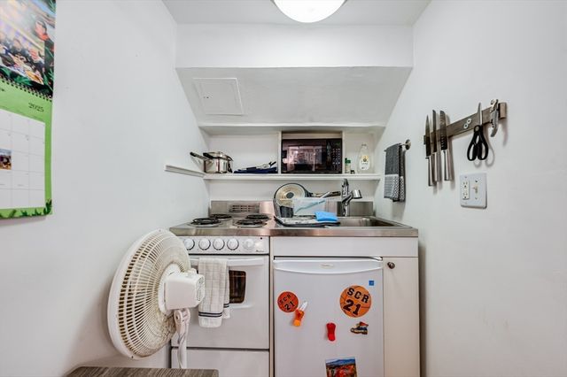 6 Goodwin Place B, Boston, MA 02114