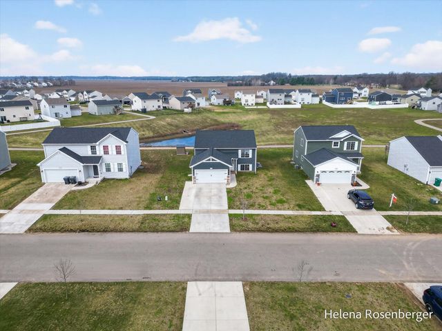 1700 Harper Grove Lane, Vicksburg, MI 49097