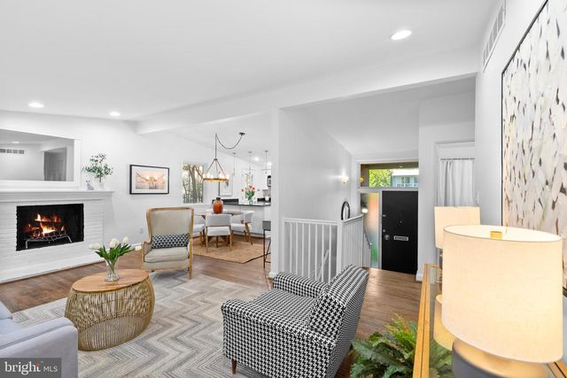 2954 VIEWPOINT RD, Alexandria, VA 22314
