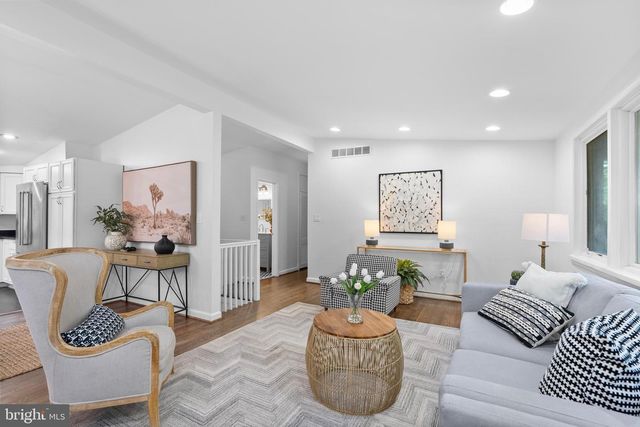 2954 VIEWPOINT RD, Alexandria, VA 22314