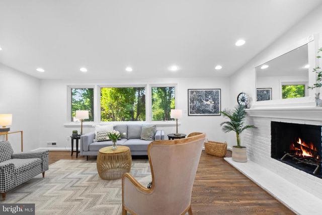 2954 VIEWPOINT RD, Alexandria, VA 22314