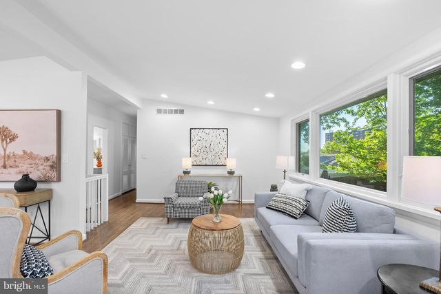 2954 VIEWPOINT RD, Alexandria, VA 22314