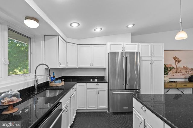 2954 VIEWPOINT RD, Alexandria, VA 22314