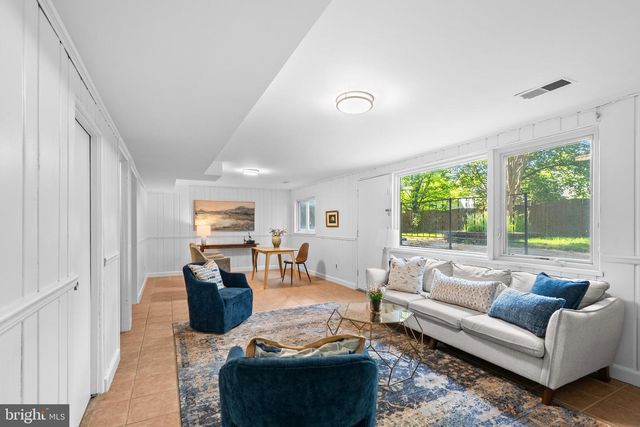 2954 VIEWPOINT RD, Alexandria, VA 22314