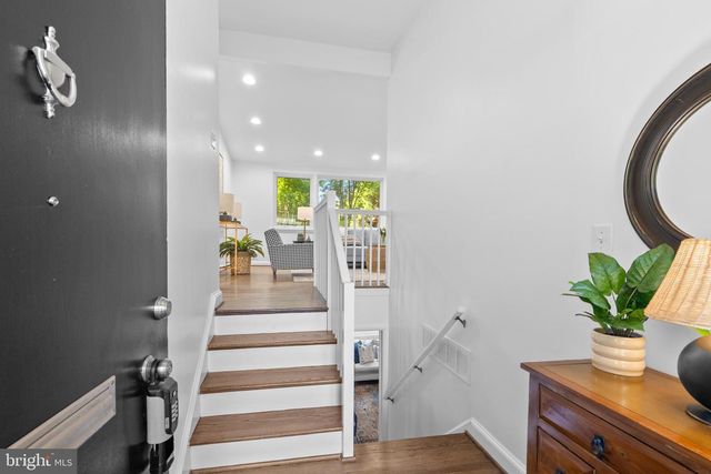 2954 VIEWPOINT RD, Alexandria, VA 22314