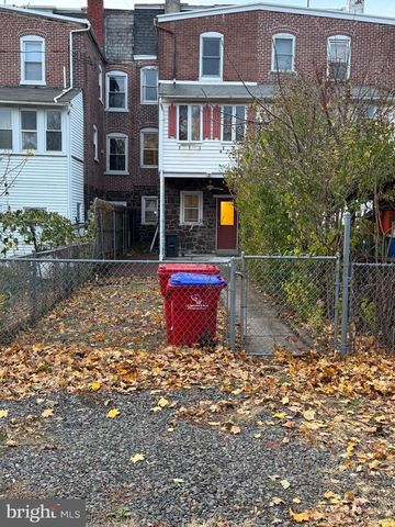 52 HILLSIDE AVE, Souderton, PA 18964