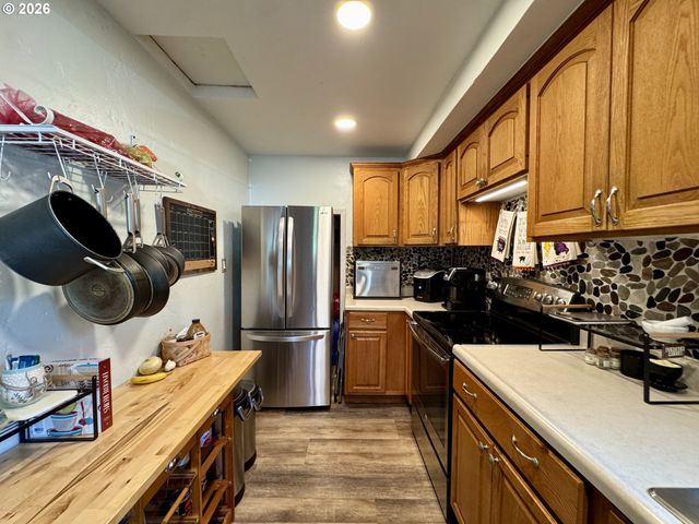1119 A St, Springfield, OR 97477