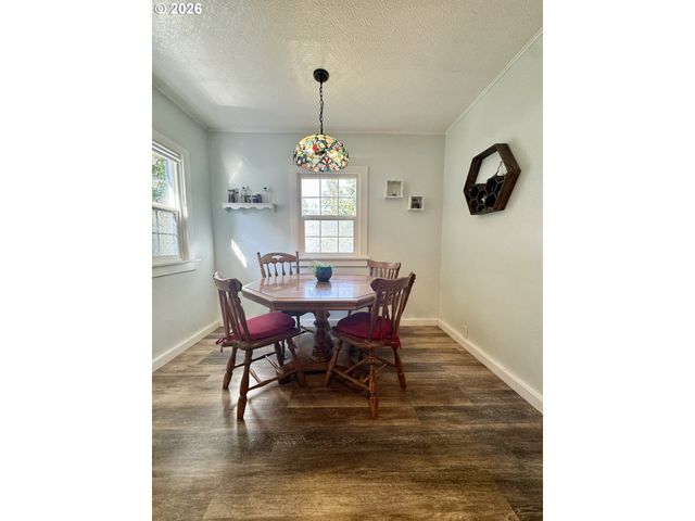 1119 A St, Springfield, OR 97477