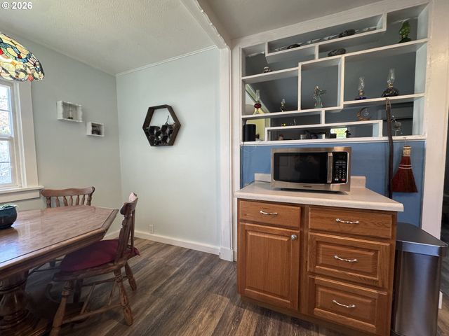 1119 A St, Springfield, OR 97477