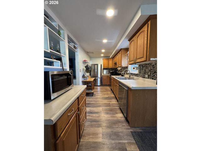 1119 A St, Springfield, OR 97477
