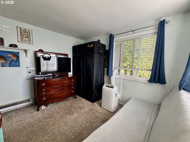 1119 A St, Springfield, OR 97477
