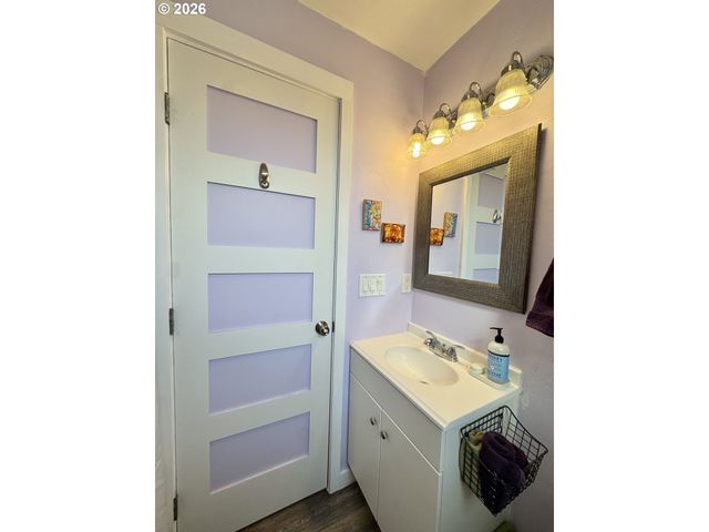 1119 A St, Springfield, OR 97477
