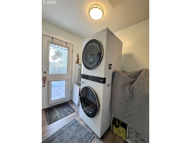 1119 A St, Springfield, OR 97477