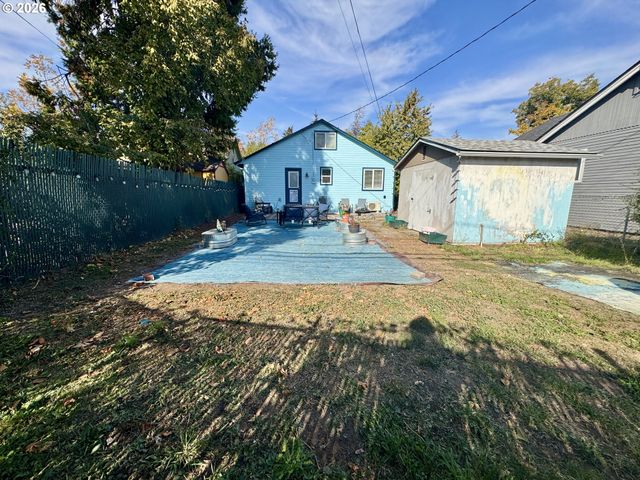 1119 A St, Springfield, OR 97477