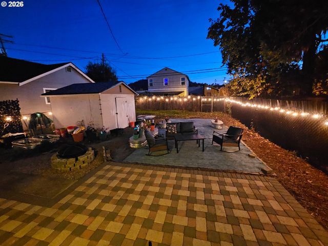 1119 A St, Springfield, OR 97477