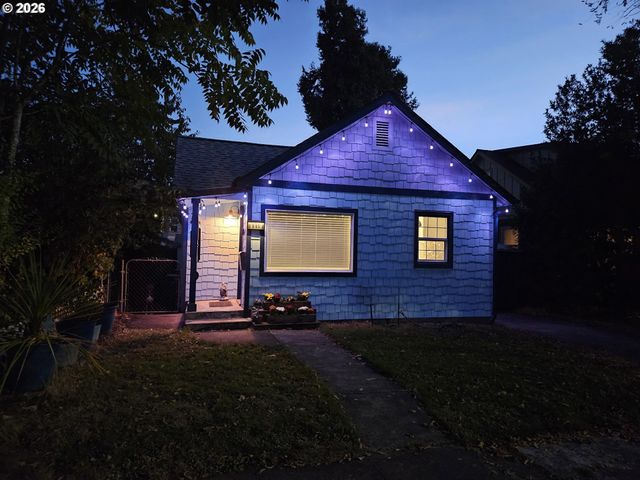 1119 A St, Springfield, OR 97477