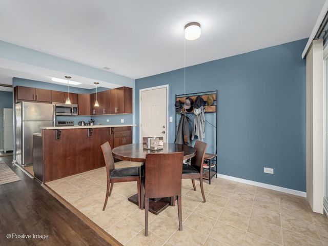 5530 E Lake Drive 98B, Lisle, IL 60532