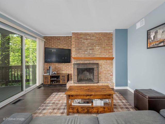 5530 E Lake Drive 98B, Lisle, IL 60532