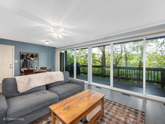 5530 E Lake Drive 98B, Lisle, IL 60532