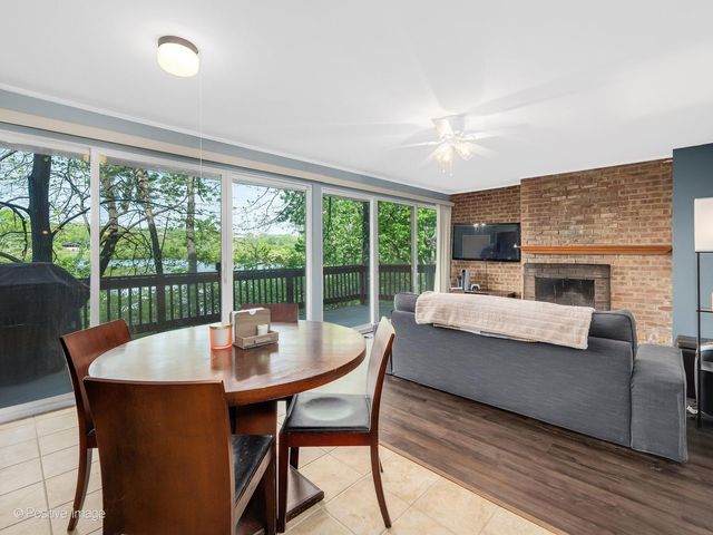 5530 E Lake Drive 98B, Lisle, IL 60532