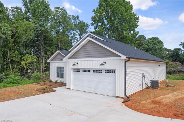 1649 Ralee Drive, Winston-salem, NC 27127