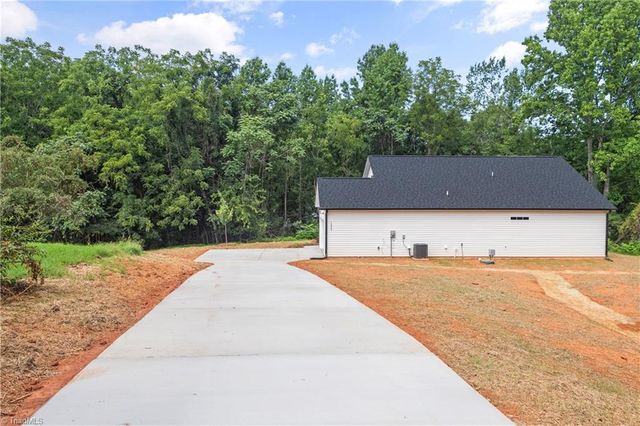 1649 Ralee Drive, Winston-salem, NC 27127