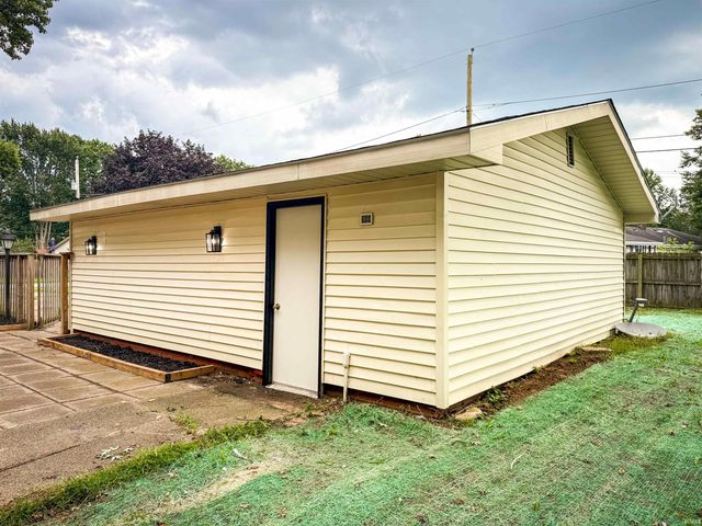 23088 Janiper Drive, Elkhart, IN 46517