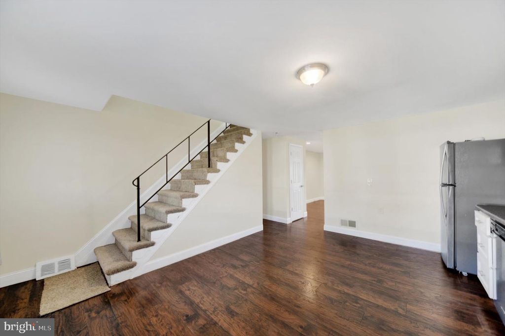 7834 ST CLAIRE LN, Dundalk, MD 21222