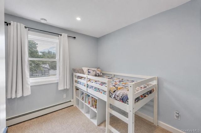 20 Canterbury Court, Oakdale, NY 11769