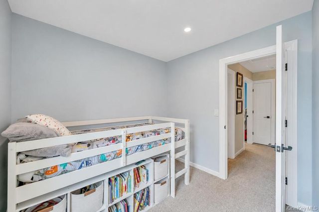 20 Canterbury Court, Oakdale, NY 11769