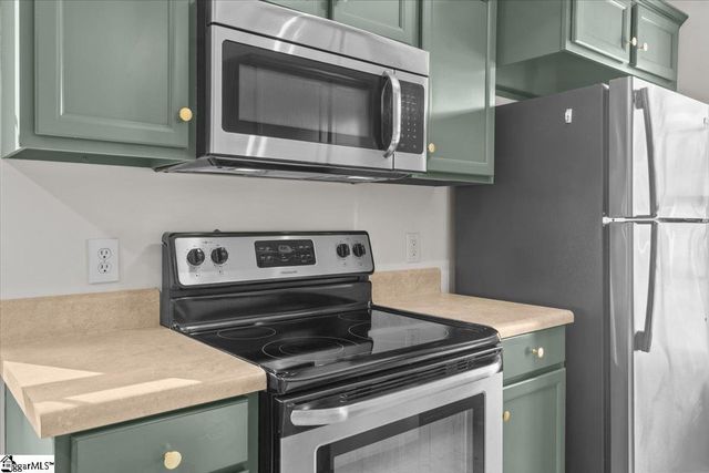 320 Oak Knoll Court, Seneca, SC 29678