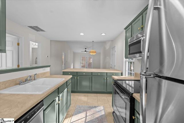 320 Oak Knoll Court, Seneca, SC 29678