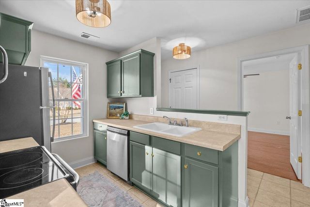 320 Oak Knoll Court, Seneca, SC 29678