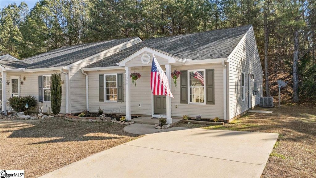 320 Oak Knoll Court, Seneca, SC 29678