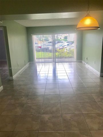 6272 NW 186th St 114, Hialeah, FL 33015