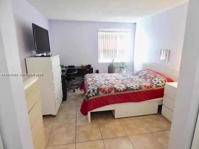 6272 NW 186th St 114, Hialeah, FL 33015