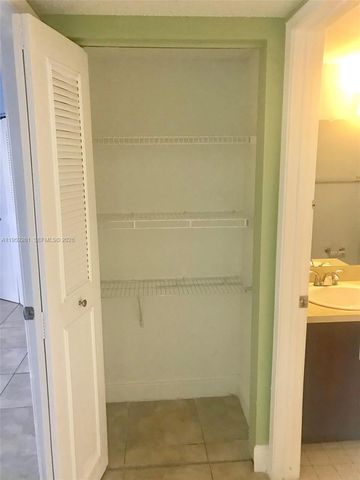 6272 NW 186th St 114, Hialeah, FL 33015