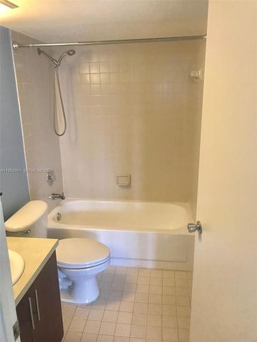 6272 NW 186th St 114, Hialeah, FL 33015