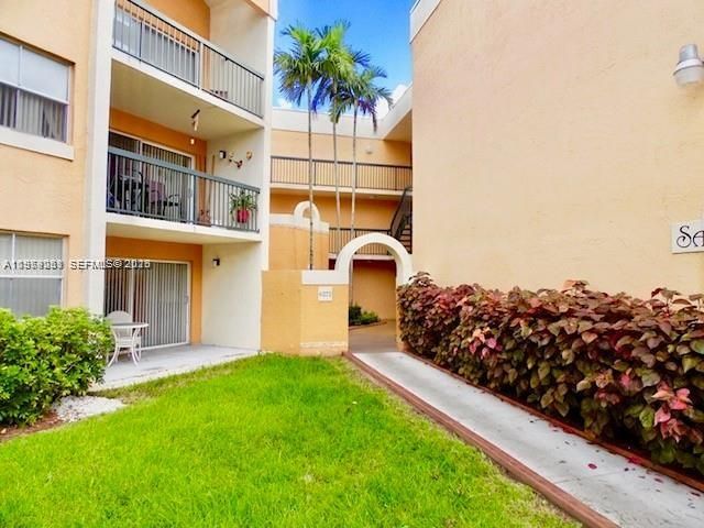 6272 NW 186th St 114, Hialeah, FL 33015