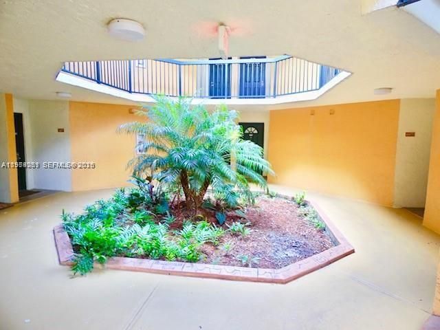 6272 NW 186th St 114, Hialeah, FL 33015