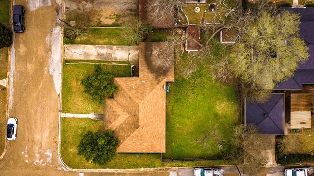 211 W Sherman Street, Livingston, TX 77351