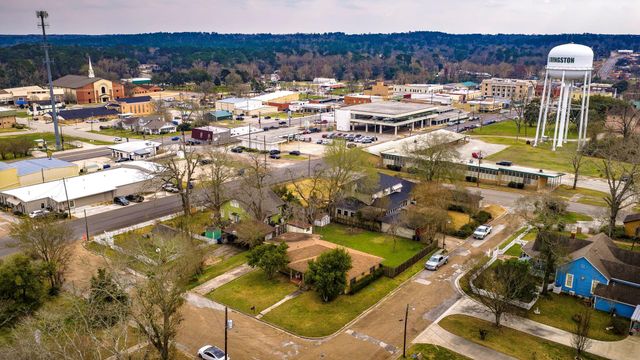 211 W Sherman Street, Livingston, TX 77351