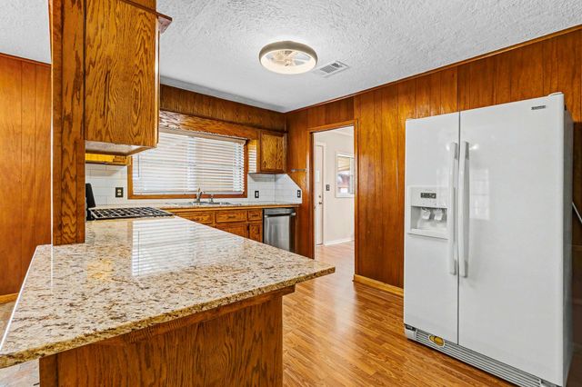 211 W Sherman Street, Livingston, TX 77351