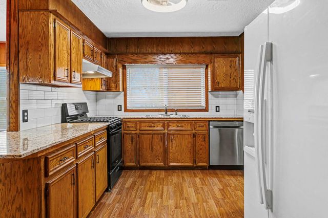 211 W Sherman Street, Livingston, TX 77351