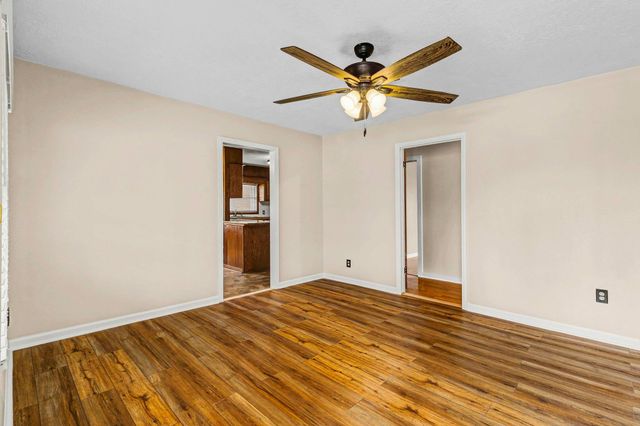 211 W Sherman Street, Livingston, TX 77351